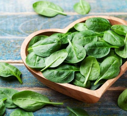 6 Health Benefits of Spinach, According to a Nutritionist